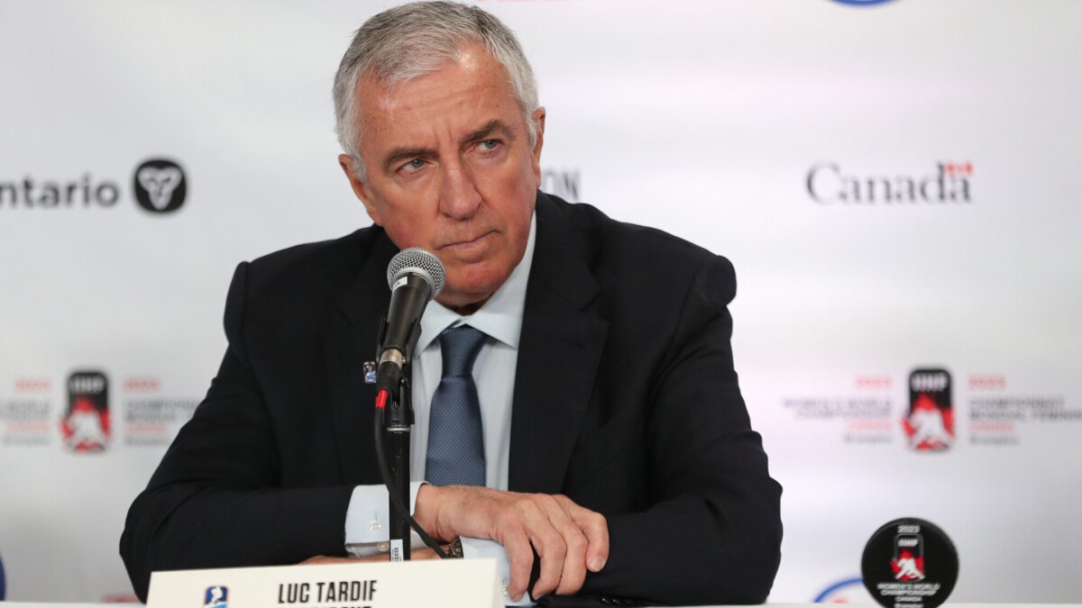 Президент IIHF Люк Тардиф заявил, что сборная России не будет допущена на Олимпиаду 2026 года в Италии    «Мы ясно дали понять, что именно МОК должен уведомить Олимпийский комитет России, и они это сделали. И мы хотим, чтобы МОК официально сообщил [о недопуске сборной России]», – приводит слова Тардифа SVT Sport.       Dennis Pajot /Getty Images