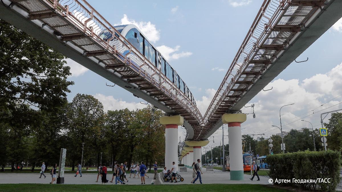 Москвичи проголосуют за судьбу монорельса на ВДНХ в проекте "Активный гражданин". Предлагается переделать монорельс в первый в России прогулочный парк на высоте. / Москва