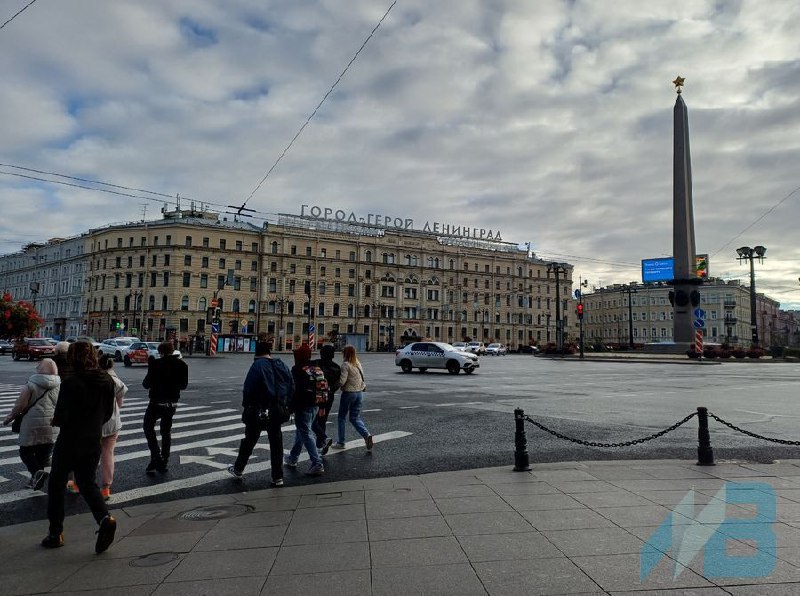 Мурманский Вестник новости В Санкт Петербурге задержаны подозреваемые по делу о хищении более 170 млн рублей через схему страховых мошенничеств с участием КАСКО Следствие считает что организаторами схемы были трое жителей Мурманской области и двое петербуржцев Они подбирали владельцев машин и водителей распределяя роли для инсценировок участники создавали ДТП с застрахованными иномарками в ходе которых машины съезжали с дороги либо врезались в деревья Затем страховым компаниям предоставлялись подделанные сведения о повреждениях что позволяло незаконно подробнее на канале Мурманский Вестник новости
