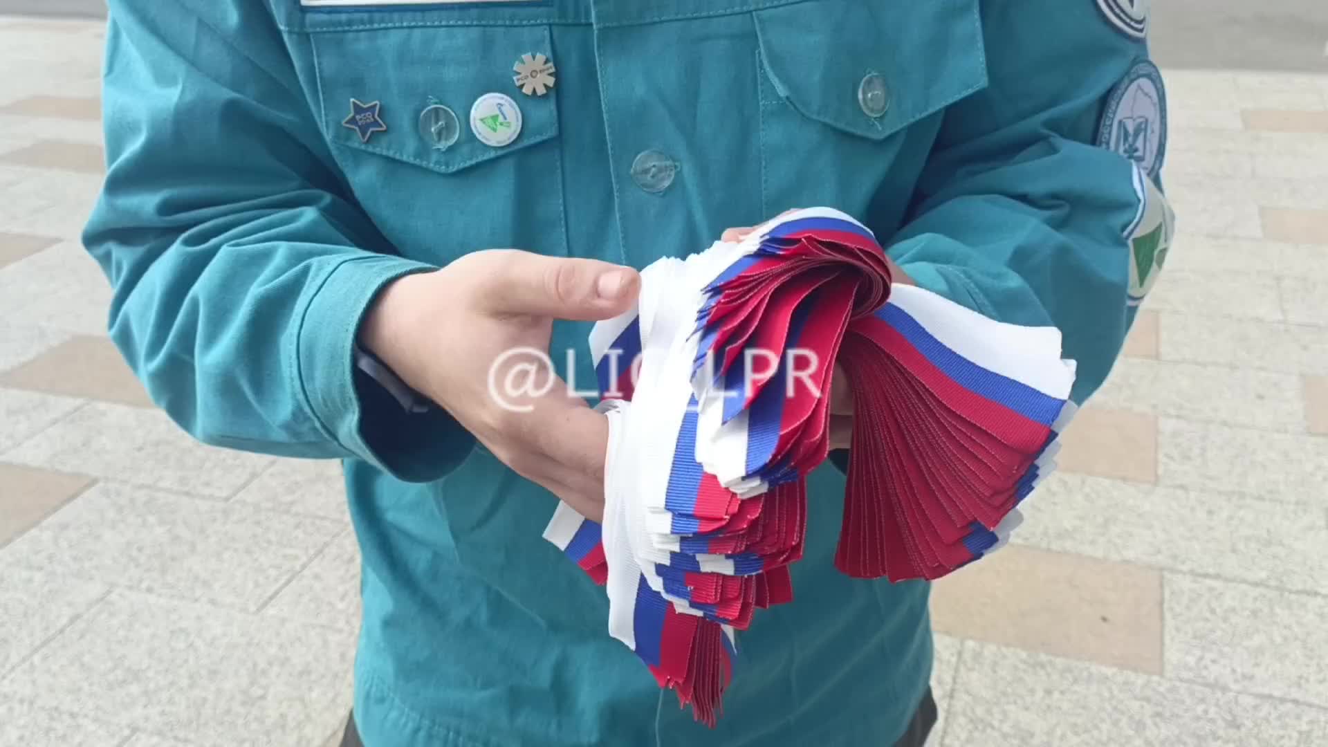 Волонтеры помогают людям с ограниченными возможностями и пожилым гражданам в Москве и Орле