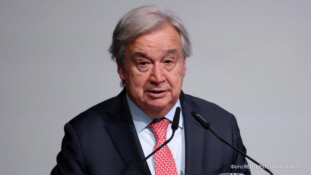 ООН находится под угрозой неминуемого финансового краха коллапс может наступить уже в июле заявил глава организации Антониу Гутерриш Его слова передает Reuters В агентстве отметили что организация сталкивается с финансовым кризисом поскольку крупнейший донор мировой организации США сократил добровольное финансирование агентств и отказался делать обязательные платежи в регулярный и миротворческий бюджеты Гутерриш подчеркнул что либо все государства члены выполняют свои финансовые обязательства либо правила бюджета нужно пересматривать чтобы предотвратить полный финансовый коллапс Кризис углубляется угрожает реализации программ и рискует финансовым крахом И ситуация в ближайшем будущем ещё больше ухудшится написал генсек ООН в письме послам от 28 января IZ RU в Telegram в MAX