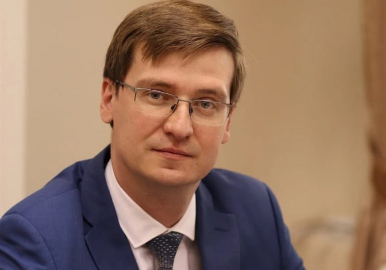 Отрасль спорта как ранее писал 73online вернулась к зампреду Вадиму Андрееву Губернатор Алексей Русских на заседании штаба официально объявил об увольнении Николая Скобелина из минспорта Подписывайтесь 73online Присылайте новости
