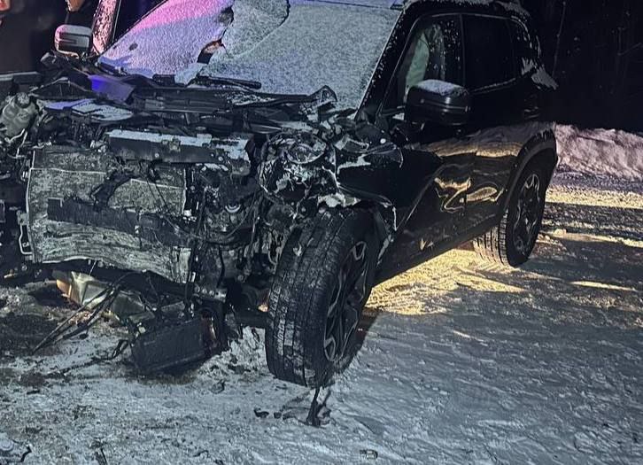 В результате лобового столкновения Тойоты Виста и Хаввала погибли водитель и два пассажира Тойоты Ещё три человека из Хаввала госпитализированы Позже в эти автомобили врезалась Дэу Нексия Прокуратура района взяла расследование происшествия на особый контроль будет дана оценка действиям полиции и соблюдению закона При необходимости применят меры прокурорского реагирования