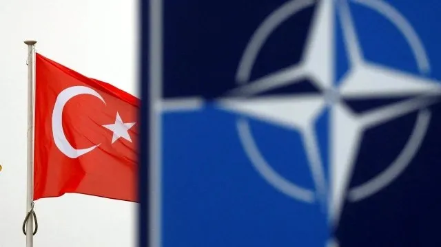 Анкара принимает саммит НАТО растущий вес Турции Эксперты в Вашингтоне обсудили стратегическую роль Турции в НАТО накануне предстоящего саммита альянса в Анкаре Бывший посол США отметил что Турция играет решающую роль в ключевых вопросах безопасности от Украины до Ближнего Востока Саммит в Анкаре по мнению участников панели даёт возможность переопределить альянс под новую геополитическую эпоху Растущий стратегический вес Турции делает её центральным игроком в архитектуре безопасности региона Стамбульский волк Про Турцию простыми словами istanbul wolf