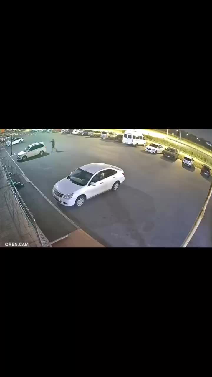 Конфликт на парковке в Новосибирске и дебош в Оренбурге: ножевые атаки и повреждения автомобилей