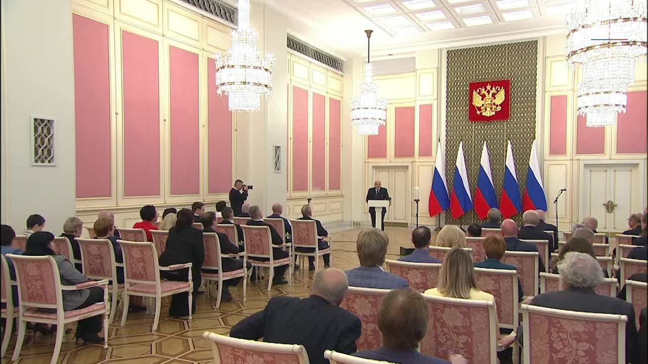 Мишустин вручил премии за достижения в образовании и поддержку педагогов