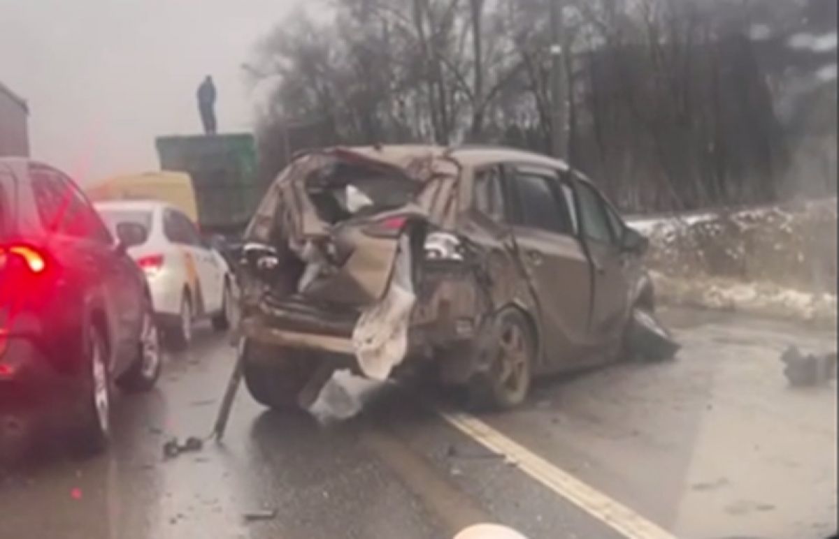 Серьезная авария произошла на Киевском шоссе в Обнинске kaluganews ru fn 1755378 html Сегодня 17 ноября на Киевском шоссе в Обнинске в районе поворота на улицу Толстого произошла серьезная автомобильная авария Прислать новость Подписаться