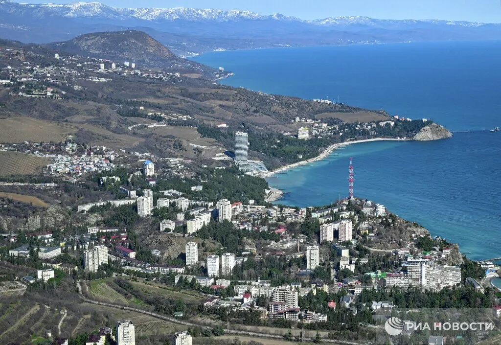 Меньше половины мест осталось в отелях Крыма на майские праздники сообщили местные власти В целом такой уровень бронирования уже фиксируют на период до конца весны Подписаться на РИА Новости