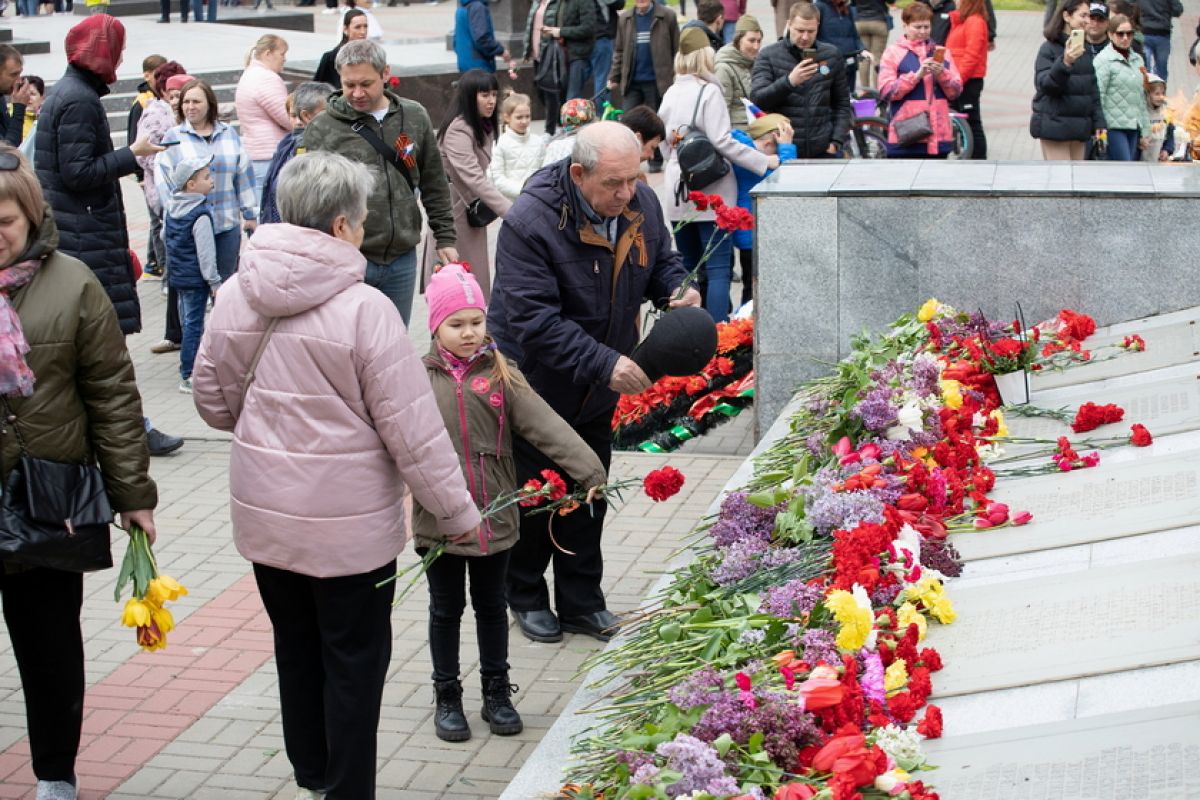 В Воронеже проведут больше 40 мероприятий ко Дню воинов-интернационалистов     Одним из центральных событий станет возложение цветов и венков к памятнику «Воронежцам воинам-интернационалистам».  ↗  Прислать новость   Подписаться