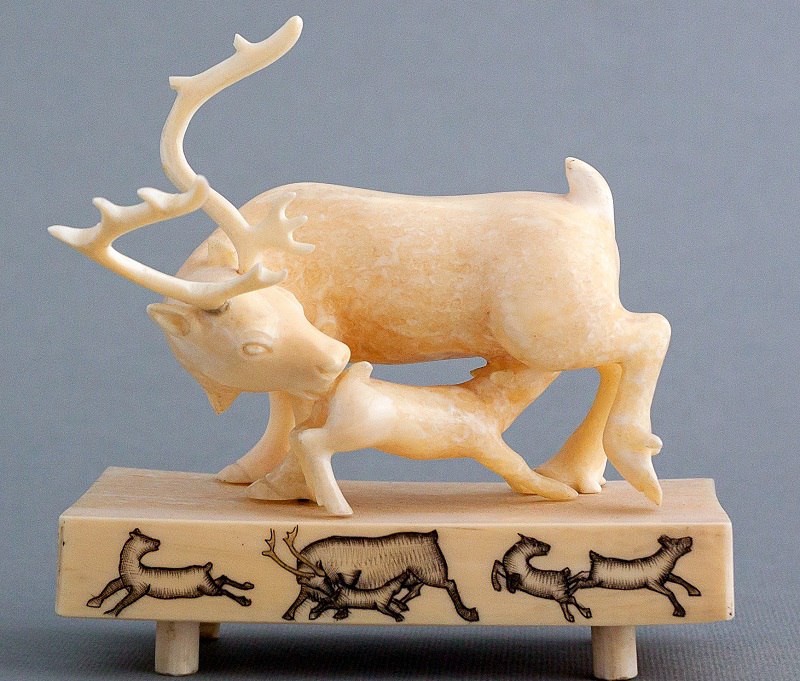 Выставку изделий народных косторезов откроют в музее Машкова 25 февраля Впервые посетителям покажут более 30 произведений выполненных из клыка моржа и бивня мамонта Экспозиция включает работы мастеров из трех наиболее известных центров этого промысла Холмогорского в селе Ломоносово Тобольской школы и Уэленской мастерской на Чукотке Они были переданы волгоградскому музею в 1960 1961 годах Подписаться Перейти на сайт MAX