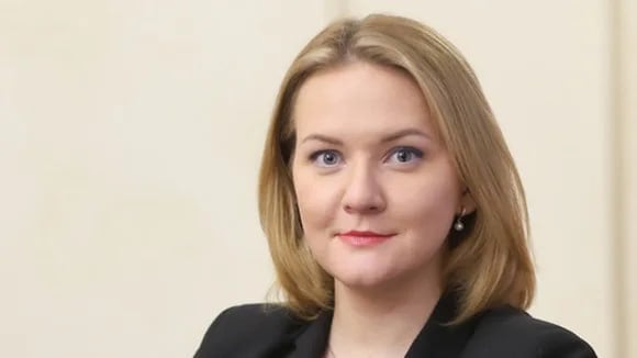 Управление предпринимательства мэрии Воронежа возглавила Юлия Провоторова  Руководителем управления предпринимательства, потребительского рынка и инновационной политики администрации Воронежа назначена Юлия Провоторова, с декабря 2024 года работавшая замглавы управления. Об этом сообщил мэр Сергей Петрин в своем Telegram-канале.  Фото: мэрия Воронежа  Подписывайтесь на «Ъ-Черноземье»