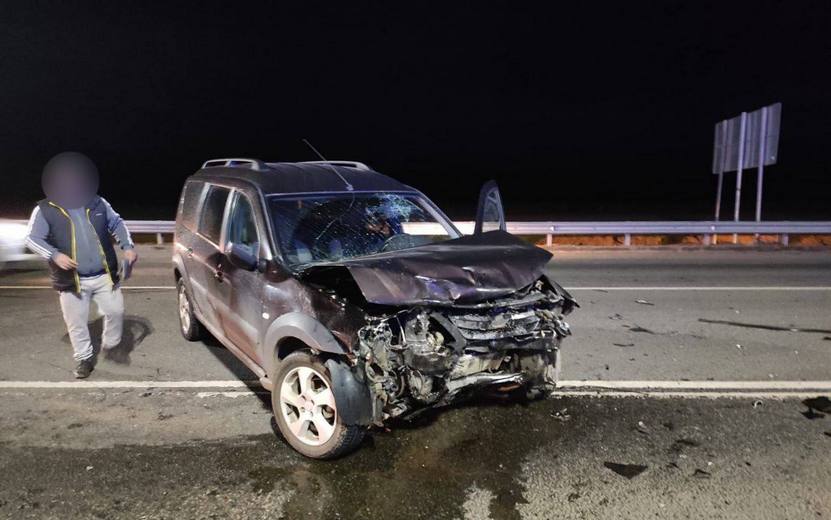 Четверо пострадавших Дорожная авария произошла на выезде из Сарапула. В столкновении Lada Largus и Datsun on-DO пострадали четыре человека, все они госпитализированы. По данным Госавтоинспекции Удмуртии, водитель Datsun ранее 60 раз привлекался к административной ответственности за нарушение скоростного режима. В момент ДТП стрелка спидометра остановилась на отметке 120 км/ч. Фото: Поисково-спасательная служба Удмуртии #Ижевск #Удмуртия