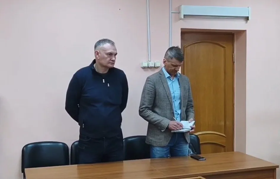 Экс чиновнику вынесли жёсткий приговор на Камчатке Он участвовал в махинациях с муниципальной землёй и брал откаты Суд поставил точку в громком деле о земельных махинациях в Елизове Бывший глава администрации городского поселения Владислав Масло признан виновным в участии в организованной группе которая в 2022 2023 годах перекраивала муниципальные земли Подробности по ссылке   kamtime ru article de2d3c2c 8dfd 453c bea5 aa316715b4c0