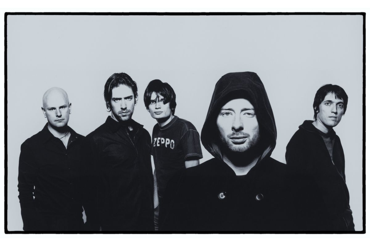 Radiohead отправится в первый за семь лет концертный тур Всего группа даст 20 концертов с ноября по декабрь Выступления пройдут в Мадриде Болонье Лондоне Копенгагене и Берлине по четыре в каждом городе Регистрация для покупки билетов начнется 5 сентября и продлится до 7 сентября Сами же продажи билетов стартуют 12 сентября Барабанщик группы Фил Селуэй пишет что группа пока ограничится только выступлениями в рамках этого тура но никто не знает к чему это приведет Подробнее