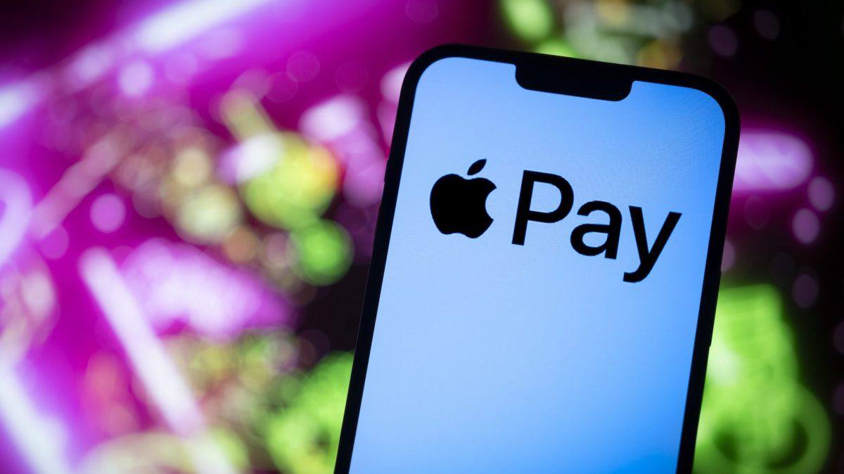 Пользователи iPhone в России лишились доступа к подпискам в App Store и iCloud У российских владельцев iPhone возникли массовые проблемы с оплатой подписок в App Store iCloud и других сервисах Apple У многих не открывается раздел с подписками а система требует обновить платёжную информацию Проблемы начались после выхода обновления iOS 26 0 1 на прошлой неделе Также некоторые считают что это новый этап санкций от компаний и Apple таким путём заблокировала единственный способ оплаты подписок у россиян У многих россиян Apple Pay перестал работать даже с зарубежными картами vesti az