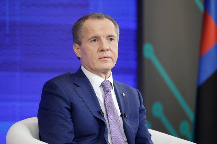 Сегодня в 11 00 Вячеслав Гладков в прямом эфире проведет пресс конференцию с журналистами Трансляция будет доступна в соцсетях и телеграм канале губернатора а также на телеканалах Мир Белогорья Россия 24 и Белгород 24 Подписывайся на okoskol   Прислать новость за вознаграждение