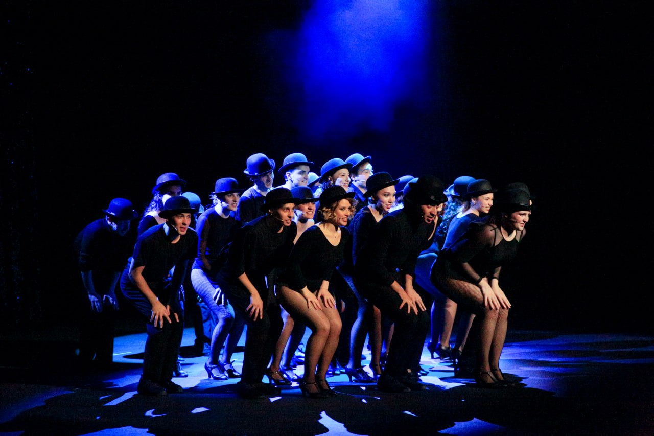 Фестиваль Музыкальное сердце театра завершится Большим дебютом в Калининграде Молодежная программа откроется 10 февраля при поддержке президентского фонда культурных инициатив Программа создана для того чтобы дать старт новым звёздам современного музыкального театра Творческий марафон пройдет на территории нового культурно образовательного кластера Калининграда в Балтийской высшей школе музыкального и театрального искусства Не сцене представят дипломные постановки студентов Всероссийского государственного университета кинематографии имени С А Герасимова Российской академии имени Гнесиных театрального института Саратовской консерватории и Российского государственного института сценических искусств Участников ждут мастер классы от ведущих педагогов и практиков в сфере современного музыкального театра Занятия проведут композитор Ким Брейтбург заслуженные артисты России Иван Благодёр и Александр Федоров Подписывайся на Культурную волну в MAX