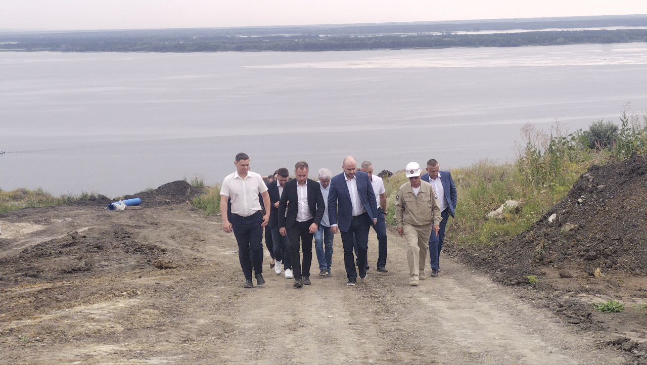 В поселке Новокашпирском под Сызранью завершается строительство очистных сооружений  Их возводят в рамках национального проекта "Оздоровление Волги".  Объект посетил губернатор Самарской области Вячеслав Федорищев.   Это последний объект возводимый в регионе в рамках нацпроекта.    ГТРК Самара