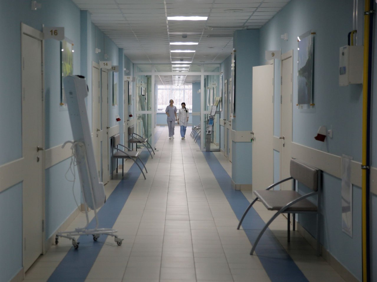 К 2030 году в России появятся препараты от гепатита B и диабета 2 типа В данный момент препараты находятся на стадии доклинических исследований Как рассказал ректор Сеченовского университета Петр Глыбочко развитие медицины в стране идет весьма неплохо особые успехи есть и в области диагностики онкологических заболеваний Так один из новых препаратов может по капле крови пациента оценить риск развития шести самых распространенных видов рака   быстрее бы уже победили самые опасные болезни болезни как были так и остаются несмотря на эти заявления НЕ МОРГЕНШТЕРН