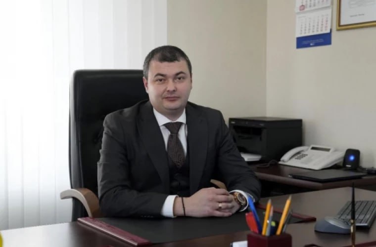 ‼ «Неожиданные» назначения в Международном аэропорту Кишинёва  Стало известно, что новым директором воздушной гавани стал Сержиу Споялэ, до сего момента исполнявший обязанности врио администратора аэропорта.  Как сообщили в Агентстве публичной собственности, из 11 кандидатов, претендовавших на эту должность, он набрал наибольшее количество баллов по итогам двух этапов публичного конкурса.