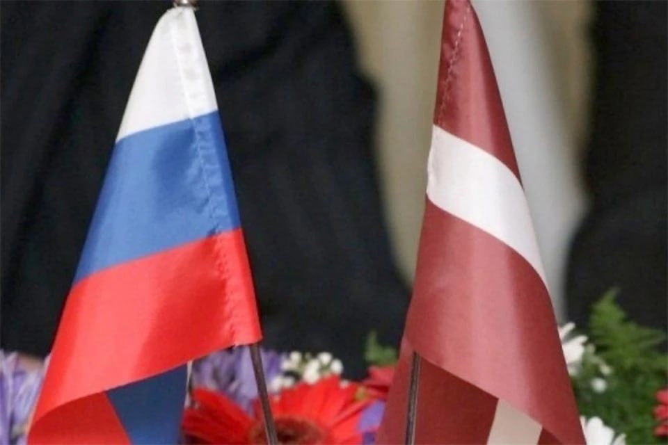 Власти Латвии не планируют массово депортировать россиян заявил министр внутренних дел Козловскис Мы не предусматриваем каких то массовых выдворений Отдельные случаи есть и скорее всего они еще будут Но каждое подобное решение будет приниматься индивидуально