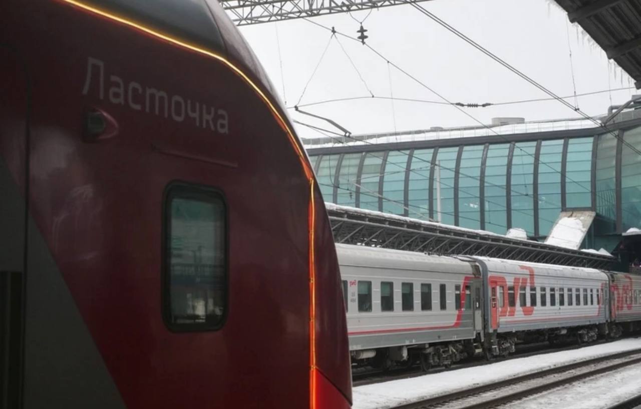 Дополнительные электрички пустят между Самарой и Тольятти 7 июля Вносятся изменения в расписание движения электричек из областного центра в Тольятти и обратно. Это связано со всероссийским фестивалем бардовской песни на Мастрюковских озерах. Пригородные поезда будут делать остановки на платформе имени Валерия Грушина.