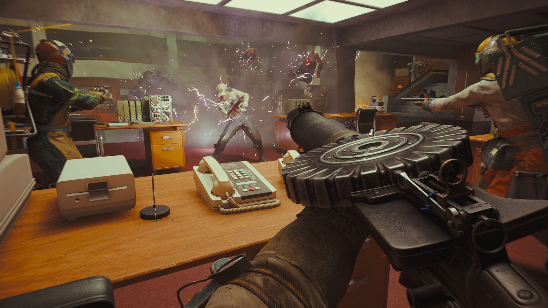 Мало игроков и слабые оценки. Шутер FBC Firebreak от Remedy уже называют «Concord 2» Remedy недавно выпустила шутер FBC Firebreak, но игра сразу столкнулась с низким онлайном — количество игроков не превышает 2 тысяч в Steam, а отзывы оказались «смешанными» 59% после 700+ мнений . Некоторые уже сравнивают её с одним из самых неудачных проектов в истории, закрытом из-за низкой популярности.