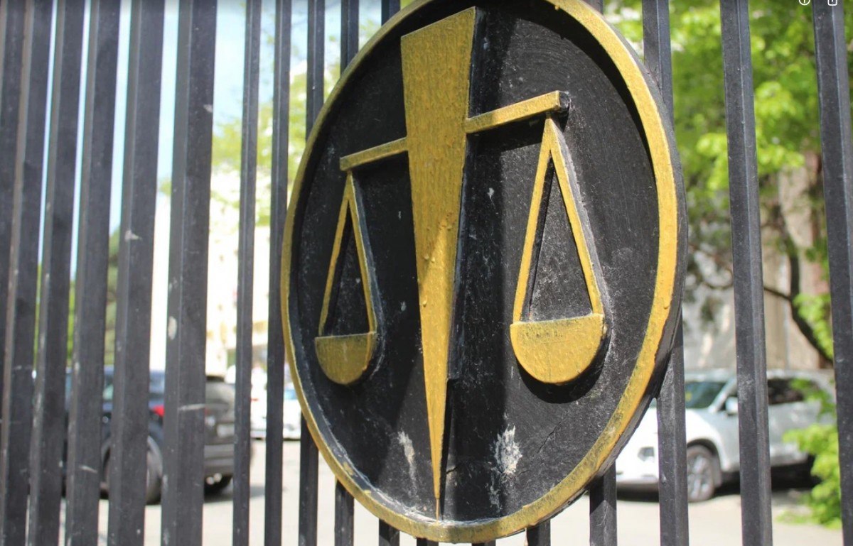 Ставропольца будут судить за финансирование терроризма на 2 8 млн рублей По версии следствия с 2019 по 2020 годы уроженец села Ага Батыр под видом благотворительности собрал около 2 8 миллиона рублей которые впоследствии переводил участникам международной террористической организации Как сообщили в надзорном ведомстве уголовное дело по статье УК РФ Финансирование терроризма направлено в Южный окружной военный ГТРК Ставрополье Читайте нас в MAX