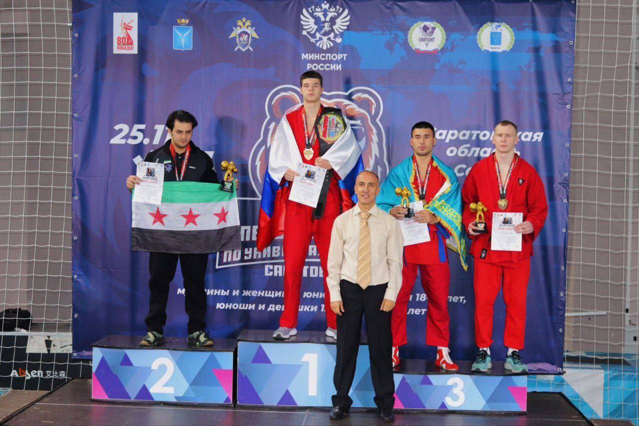 Кореновские казаки на чемпионате мира В Саратове завершился чемпионат мира по универсальному бою в котором приняли участие более 1000 спортсменов из 32 стран Воспитанники казачьего спортивного клуба Медведь Тимофей Щербинин и Сергей Нарижный поднялись на третью ступень пьедестала завоевав бронзовые медали Это достижение стало результатом упорных тренировок отличной физической подготовки и сильного характера спортсменов Каждый поединок на турнире стал испытанием на прочность мастерство и воли к победе Тренером казачат является атаман Новоберезанского хуторского казачьего общества Сергей Луговой чей профессиональный опыт и поддержка помогли спортсменам достичь результатов на международной арене Поздравляем Тимофея Щербинина и Сергея Нарижного с бронзовыми медалями чемпионата мира  Этот результат стал не только личным достижением спортсменов но и доказательством высокого уровня подготовки в казачьих спортивных клубах Краснодарского края