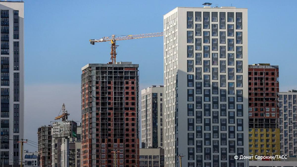 Многодетные семьи в ДФО могут получить до 1 млн рублей на погашение ипотеки По федеральной программе семьи с тремя и более детьми получают до 450 тыс рублей Дополнительно к этой сумме добавляют еще 550 тыс рублей из регионального бюджета Мера действует в Камчатском Приморском и Хабаровском краях Амурской Магаданской и Сахалинской областях Еврейской автономной области и на Чукотке Источник ТАСС