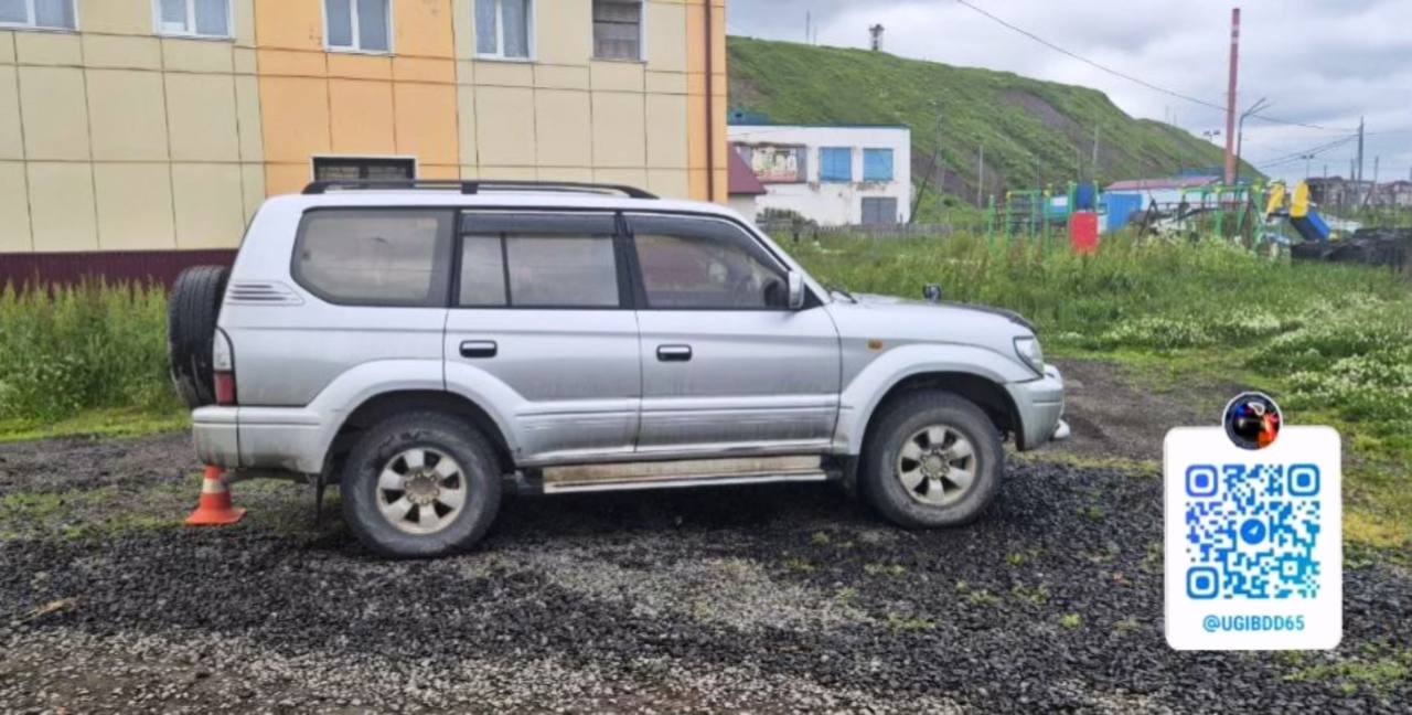 «Тойота» сбила жительницу Углегорска во дворе Происшествие случилось вчера, 3 июля, в 18:40 на улице Портовой — возле дома № 12. В ГАИ рассказали, что 59-летний водитель Toyota Land Cruizer сдавал назад. При этом он не убедился в безопасности манёвра — и авто наехало на 78-летнюю женщину. Она получила травмы. По поводу случившегося проводится проверка. Обсудить на форуме Прислать новость