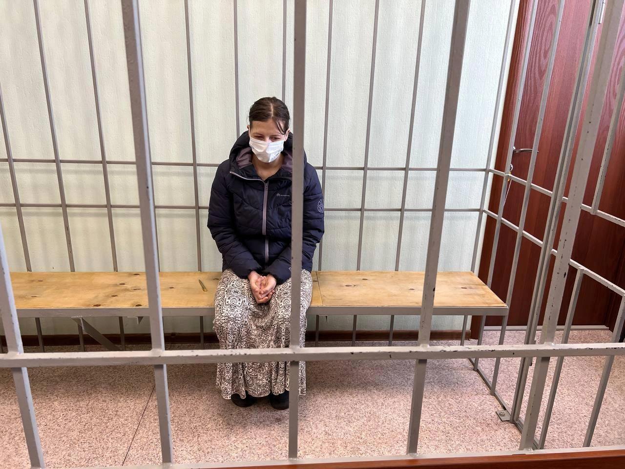 Маму, убившую в Канске троих детей, отправят на экспертизу в Москву. Об этом сообщили в краевом Следкоме. Дата поездки еще неизвестна, но силовики готовятся переместить ее в Центр имени В. П. Сербского.