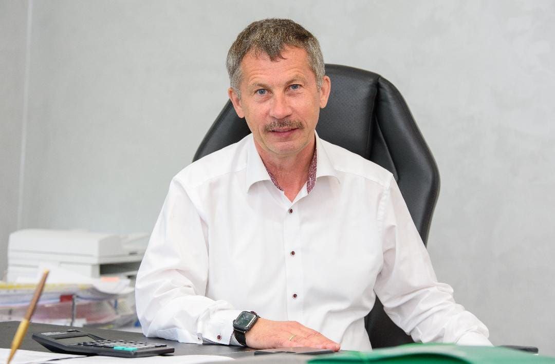 Депутат ЗСК а также ряд чиновников признали требования Генпрокуратуры о взыскании 2 8 миллиардов рублей Александр Карпенко и ряд фигурантов антикоррупционного иска связанного с бывшим депутатом Госдумы Анатолием Вороновским согласились с требованиями полностью Генпрокуратура требует обратить в доход государства имущество полученное в результате коррупционных схем при распределении дорожных контрактов в Краснодарском крае Радио 104FМ Новая Россия Мы в МАХ