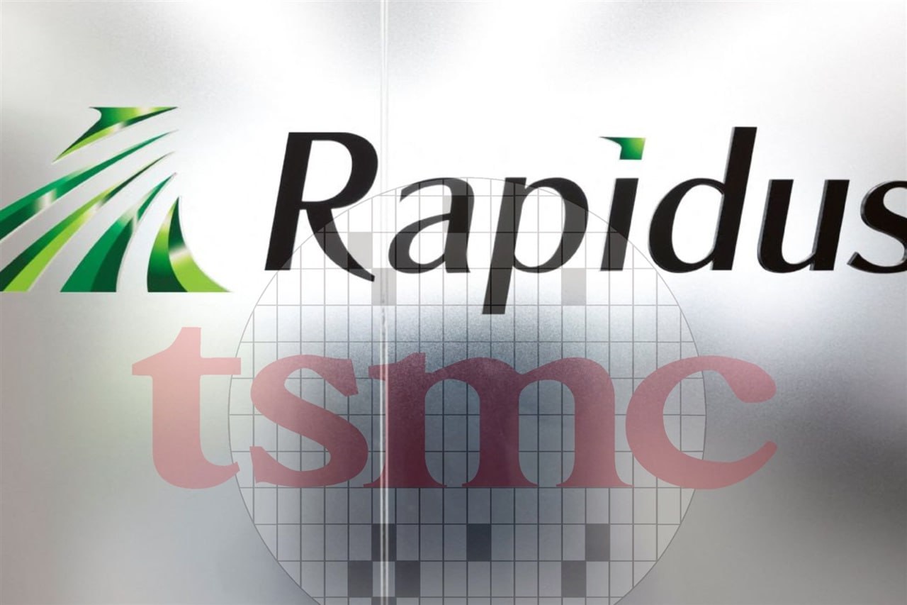 Скандалы, интриги, расследования  TSMC продолжает расследовать утечку, связанную с её 2-нм техпроцессом. Как выяснилось, подозреваемые инженеры, работавшие удалённо, успели сохранить более 400 снимков экранов с техническими материалами, касающимися опытного производства и ключевых параметров технологии. Доступ к базе данных у них был всего на несколько минут, но этого оказалось достаточно.  Один из арестованных бывших сотрудников TSMC на момент задержания работал в Tokyo Electron — компании, которая является крупным поставщиком TSMC и тесно связана с Rapidus. Последняя, напомним, является национальной инициативой Японии по разработке 2-нм чипов. Прямая связь пока не подтверждена.