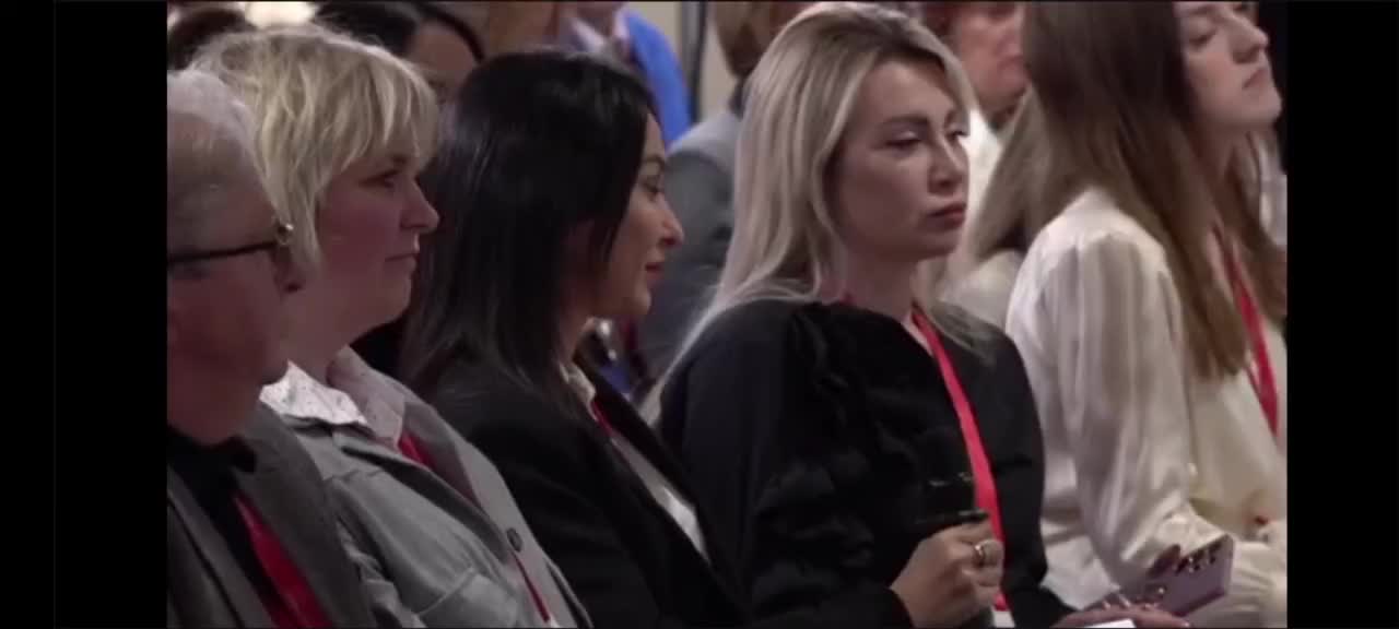 Панельная дискуссия о современных технологиях в управлении недвижимостью на ПМЮФ 2025