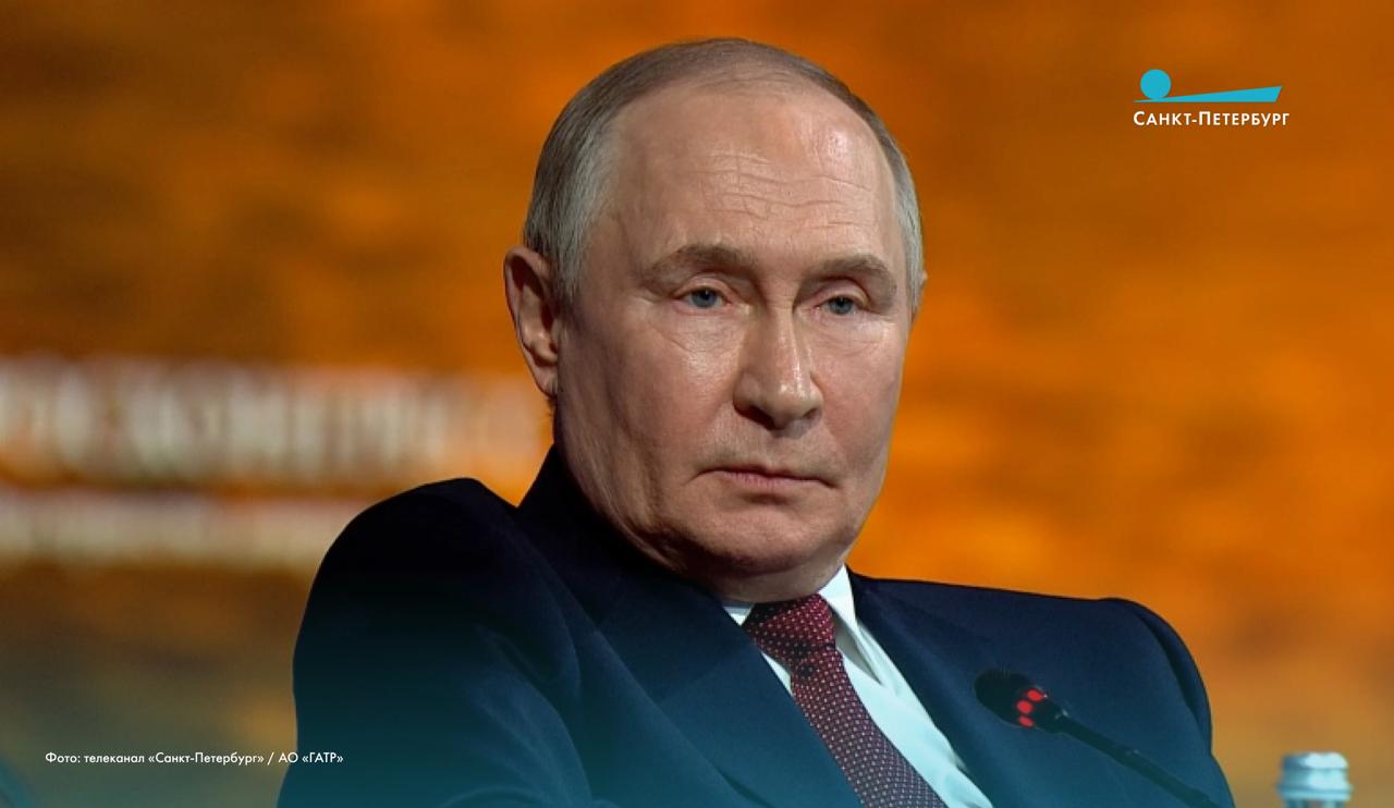Владимир Путин 15 октября проведет совещание с членами Правительства РФ Основной темой встречи станет дорожное строительство С докладом выступит заместитель председателя Правительства РФ Марат Хуснуллин Кроме того будут рассматриваться текущие вопросы Наши новости в Телеграм VК ОK MAX