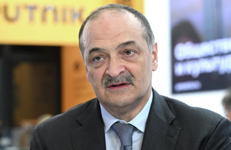 Глава Дагестана Меликов переходит на другую работу сообщил Путин Представители Дагестана предложили президенту на пост главы региона председателя Верховного суда республики Щукина Путин кандидатуру поддержал Подписаться на truekpru Читать нас в MAX