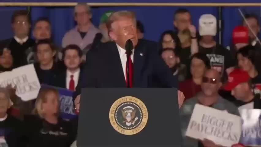 Трамп критикует иммиграционную политику США, акцентируя внимание на беженцах из неблагополучных стран