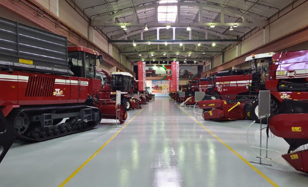 Украина присвоила активы Гомсельмаша на территории страны Исковое заявление к Гомсельмашу подано в Высший антикоррупционный суд Украины в рамках закона О санкциях которым предусмотрена конфискация всего имущества России и связанных с ней стран При этом известно что Гомсельмаш уже находится под украинским санкциями с мая 2023 года 27 октября ВАКС полностью удовлетворил исковое заявление Минюста Подпишись Минская правда MLYN by