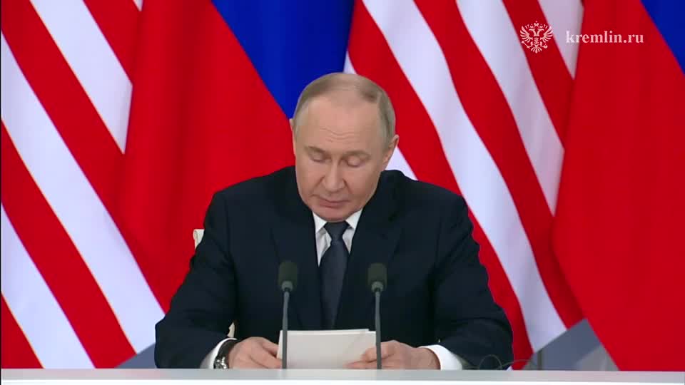 Путин и Ибрагим обсудили развитие торговых связей между Россией и Малайзией