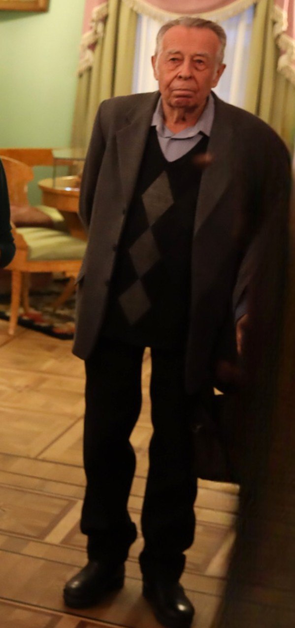 Ушел из жизни прапраправнук Александра Пушкина Вячеславу Гуцко было 87 лет Он относился к пятому поколению Пушкиных Его род идет от Александра Александровича старшего сына знаменитого поэта Более пятидесяти лет он проработал на заводе им Лихачева в конструкторском бюро транспортно химического машиностроения сообщает Государственный музей имени Пушкина   Быть в курсе Мы в MAX