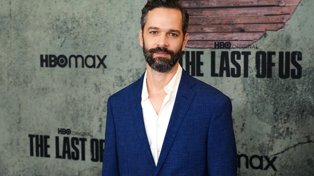 Нил Дракманн объявил, что перестанет работать над сериалом «Одни из нас» для HBO.  Он полностью сосредоточится на руководстве Naughty Dog и на играх, в частности, на грядущей Intergalactic: The Heretic Prophet.