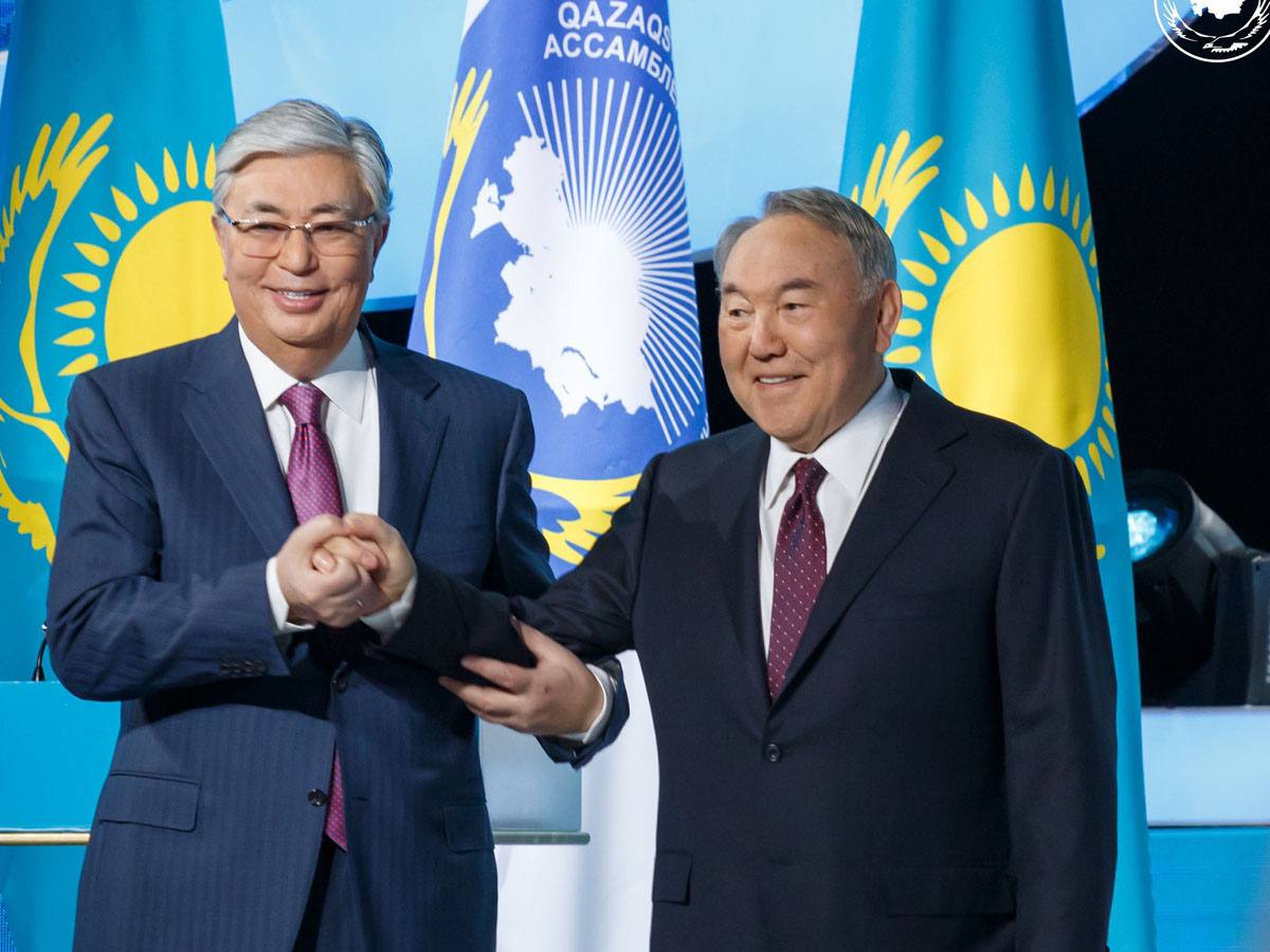 Касым-Жомарт Токаев поздравил Нурсултана Назарбаева с 85-летием В поздравительном письме Главы государства отмечаются исторические заслуги юбиляра, стоявшего у истоков современной казахской государственности и внесшего огромный вклад в становление и развитие Республики Казахстан. Президент также подчеркнул важное значение решения Первого Президента о переносе столицы Казахстана для развития экономики и укрепления международного авторитета нашего государства. Касым-Жомарт Токаев пожелал Первому Президенту здоровья. /atamekenbusiness
