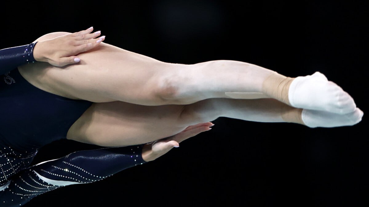 Российские спортсмены выиграли две золотые две серебряные и две бронзовые награды на этапе Кубка мира по прыжкам на батуте который проходил в Баку Победы одержали Арина Каляндра акробатическая дорожка а также Анжела Бладцева и София Аляева синхронные прыжки Серебряными призерами стали Максим Диденко индивидуальные прыжки и Александра Лямина акробатическая дорожка Бронза у Марии Михайловой индивидуальные прыжки а также у Аляевой и Кирилла Пантелеева синхронные прыжки смешанных пар news matchtv Naomi Baker Getty Images Sport