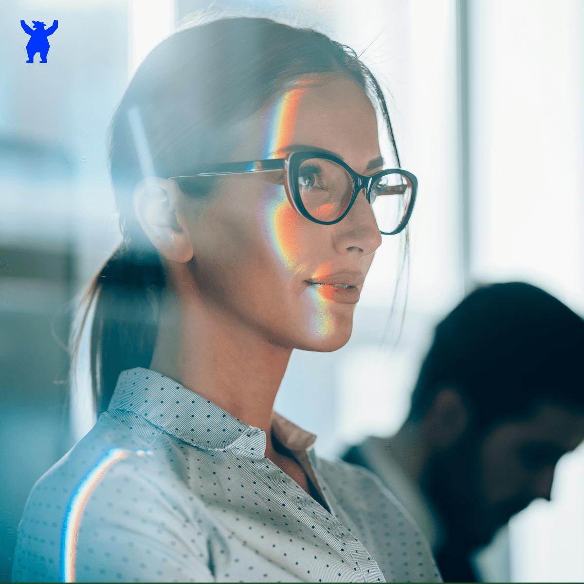 80 компаний стали зарабатывать больше после внедрения ИИ 71 крупных компаний в России используют генеративный ИИ Некоторым он даёт до 8 к EBITDA Почти все компании отмечают что ИИ урезает операционные расходы К 2030 нейросети могут приносить экономике до 12 8 трлн в год и разогнать эффект до 13 21 EBITDA Читайте на Russian Business rb ru