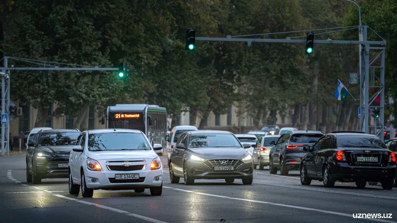 В Ташкенте запустят пилотный проект интеллектуальной транспортной системы Создаваемый центр будет собирать и анализировать данные с камер GPS устройств прогнозировать пробки автоматически менять фазы светофоров и оптимизировать движение   uznews uz ru news 105398 uznews
