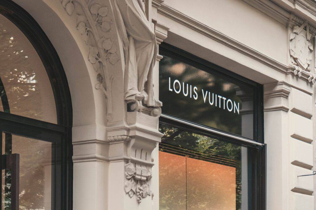 Бренд Louis Vuitton зарегистрировал товарный знак в России.