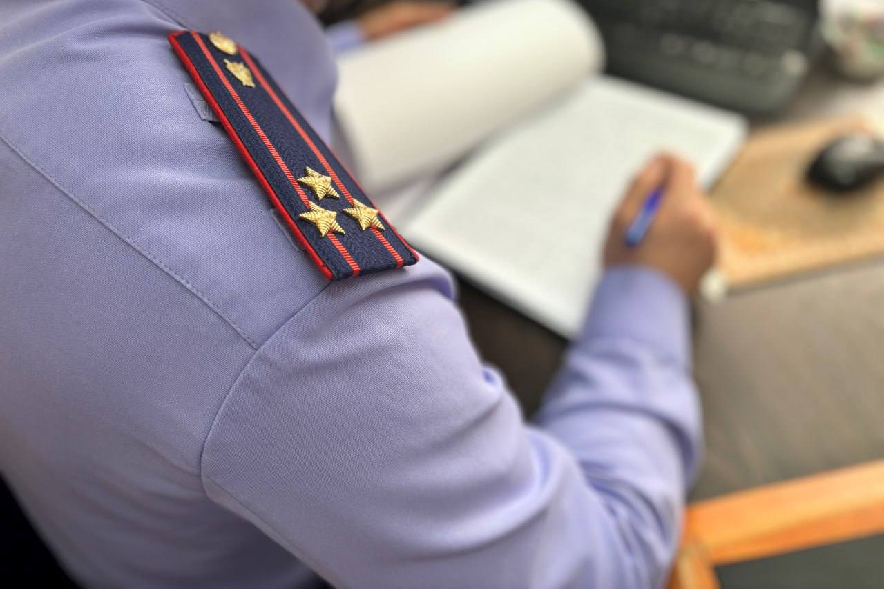 В Иркутской области по факту публичной дискредитации Вооруженных Сил Российской Федерации проводится проверка В ходе мониторинга средств массовой информации и социальных сетей выявлена видеозапись, на которой женщина публично высказывает суждения, подрывающие авторитет, имидж и доверие к Вооруженным Силам РФ. По данному факту следственными органами СУ СК России по Иркутской области организовано проведение процессуальной проверки. В настоящее время следователи проводят необходимые следственные действия. По результатам проверки будет принято процессуальное решение.