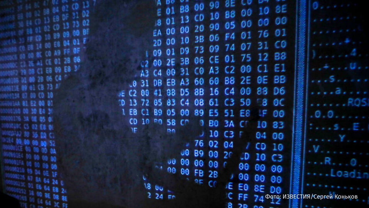 Список мечты для преступников хакеры слили в сеть 149 млн логинов и паролей от Gmail Facebook и криптоплатформы Binance Опасную находку обнаружил аналитик по кибербезопасности Джеремайя Фаулер Владельца базы установить не удалось после уведомления хостинг провайдер удалил хранилище за нарушение правил До этого база продолжала расти почти месяц сообщает издание Wired Это буквально список мечты для преступников огромное количество разных учетных данных в одном месте Тот кто её создал рассчитывал собрать много данных И было много государственных входов из разных стран заявил Фаулер По его словам база была структурирована так будто её готовили для удобного поиска и дальнейшей перепродажи а данные собирались с помощью вредоносного ПО Специалисты предупреждают что такие вирусы удешевили киберпреступность доступ к миллионам данных обходится злоумышленникам дешевле чем покупка подержанного автомобиля принадлежит компании Meta чья деятельность признана экстремистской в России и запрещена РЕН ТВ в Telegram в MAX