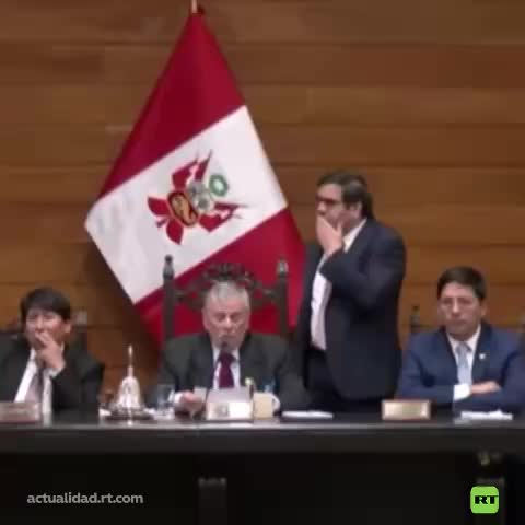 Президент Перу Хосе Хери отстранён от должности на фоне обвинений и приглашён на саммит в Майами